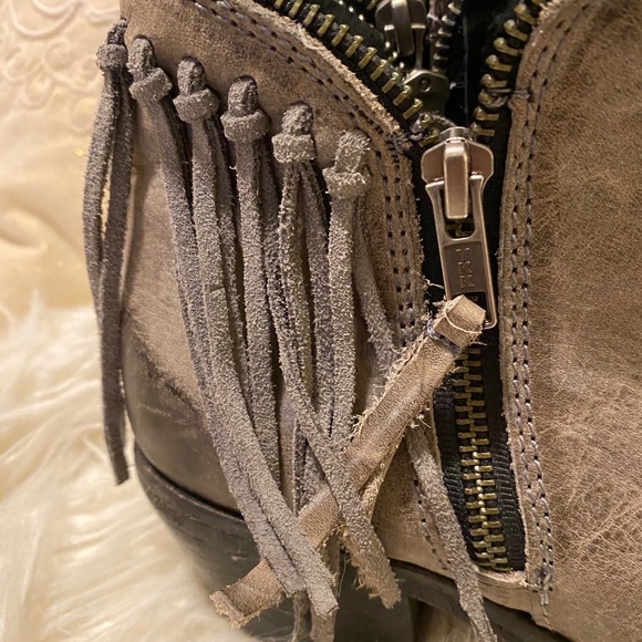 G Circle Boots - Picture 3 of 4